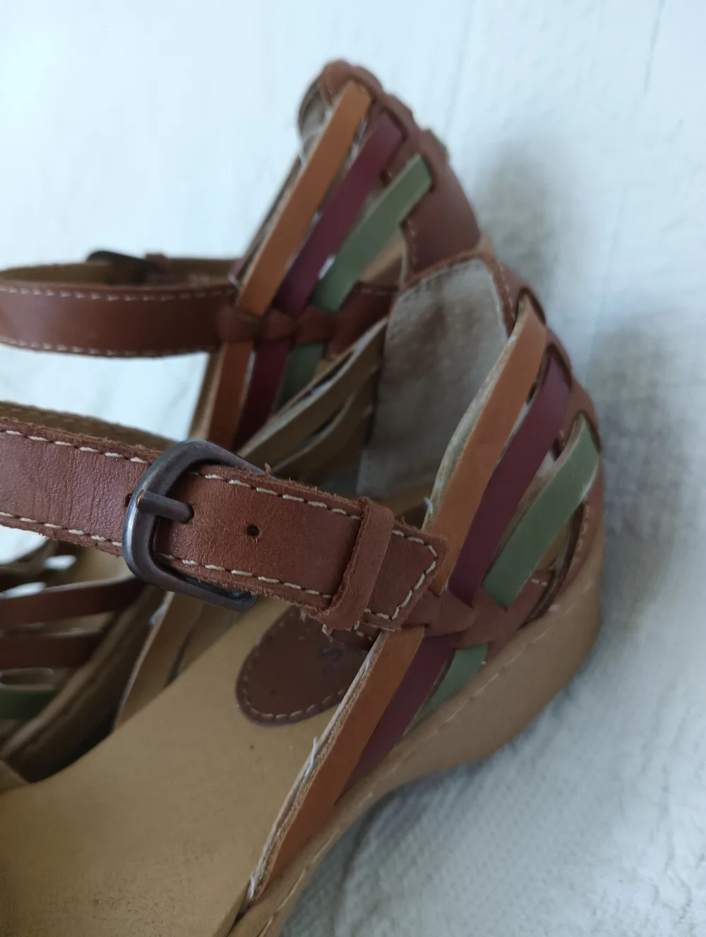 Softspots Brown Multi-Color Woven Leather Sandals Closed Toe Hippie Short Heel 6 - Picture 4 of 13